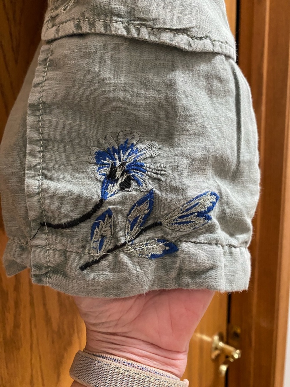 Sundance Linen-Cotton shorts with embroidery detail size 16